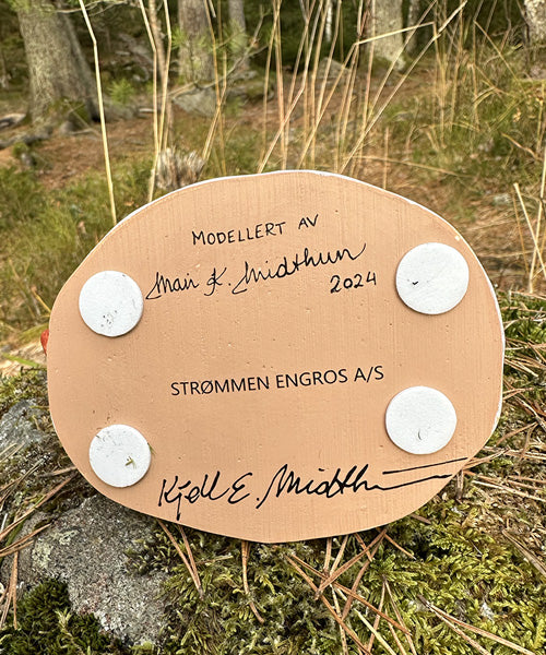 Midthun-nisse med helsetrøye