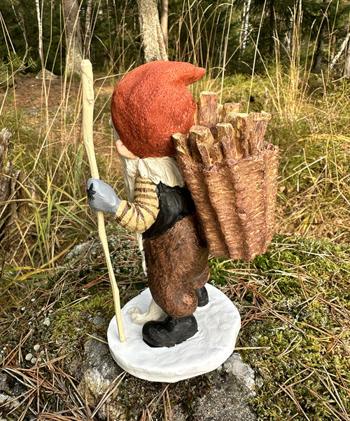 Midthun-nisse med stav