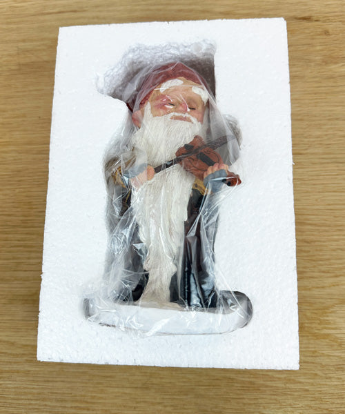 Midthun-nisse med fiolin
